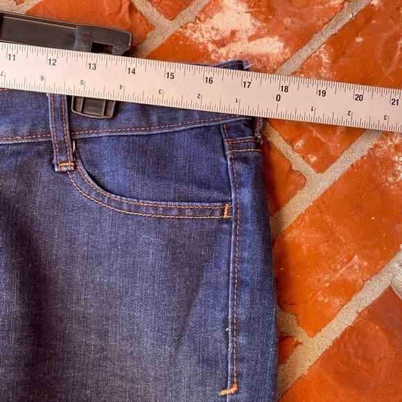 Old Navy Diva Womens 8 Blue Dark Wash Jeans Shorts - Picture 6 of 7